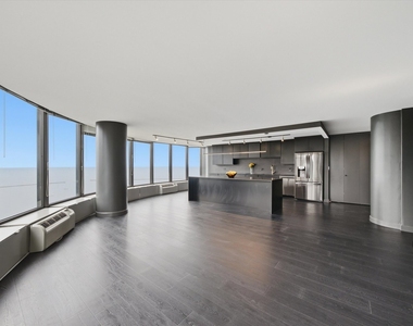 505 N Lake Shore Drive - Photo Thumbnail 3