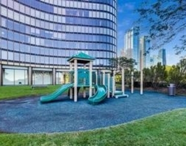 505 N Lake Shore Drive - Photo Thumbnail 34