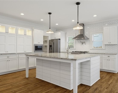 827 Derrydown Way - Photo Thumbnail 9