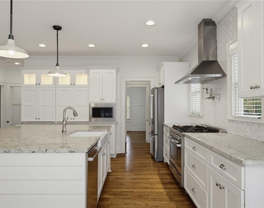 827 Derrydown Way - Photo Thumbnail 11