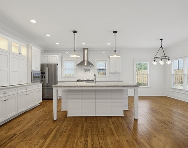 827 Derrydown Way - Photo Thumbnail 13