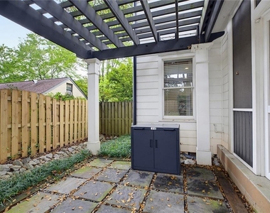 827 Derrydown Way - Photo Thumbnail 20