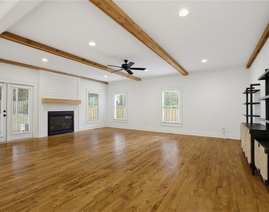 827 Derrydown Way - Photo Thumbnail 7