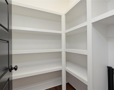 827 Derrydown Way - Photo Thumbnail 17