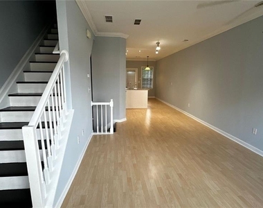 3152 Mill Springs Cir - Photo Thumbnail 7