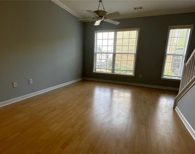 3152 Mill Springs Cir - Photo Thumbnail 6