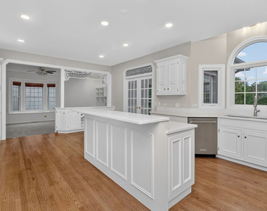 2715 Wendy Drive - Photo Thumbnail 7
