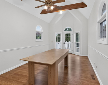 2715 Wendy Drive - Photo Thumbnail 16