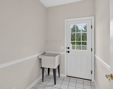 2715 Wendy Drive - Photo Thumbnail 18