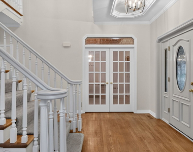2715 Wendy Drive - Photo Thumbnail 2