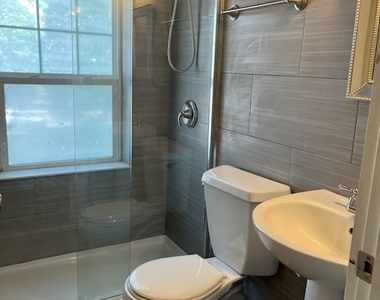 311 S Wheaton Avenue - Photo Thumbnail 4