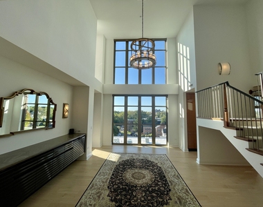 520 S Washington Street - Photo Thumbnail 8
