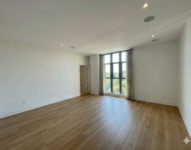 520 S Washington Street - Photo Thumbnail 29