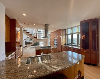 520 S Washington Street - Photo Thumbnail 11