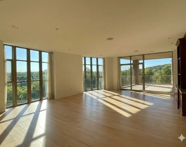 520 S Washington Street - Photo Thumbnail 4