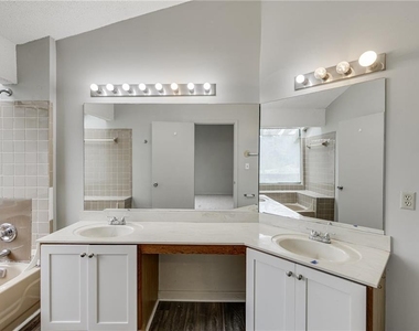 3241 Tennington Place - Photo Thumbnail 21