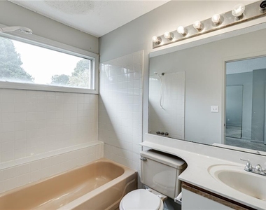 3241 Tennington Place - Photo Thumbnail 17