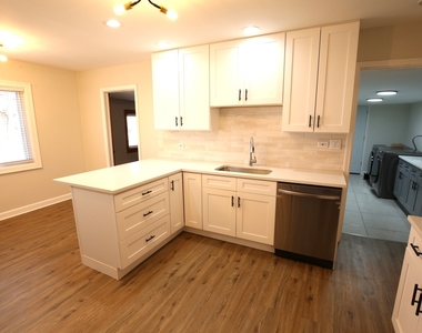 4731 Lilac Avenue - Photo Thumbnail 2