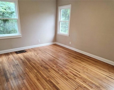 2165 Pinehurst Drive - Photo Thumbnail 14