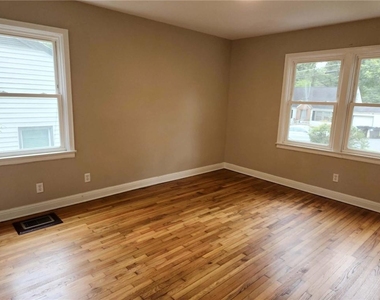 2165 Pinehurst Drive - Photo Thumbnail 15