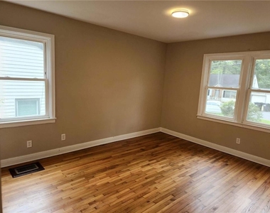 2165 Pinehurst Drive - Photo Thumbnail 17