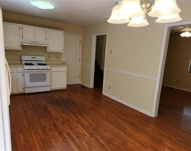 3761 Parks Drive - Photo Thumbnail 12