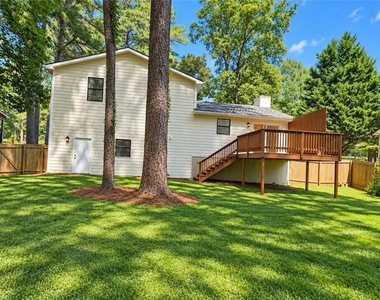 3761 Parks Drive - Photo Thumbnail 2