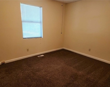 3761 Parks Drive - Photo Thumbnail 20