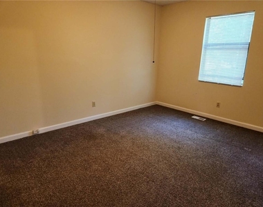 3761 Parks Drive - Photo Thumbnail 17