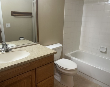 20 Ashburn Court - Photo Thumbnail 12