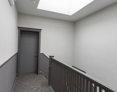 2850 N Seminary Avenue - Photo Thumbnail 13
