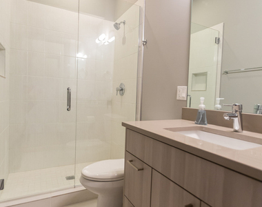 2850 N Seminary Avenue - Photo Thumbnail 10