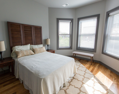 2850 N Seminary Avenue - Photo Thumbnail 7