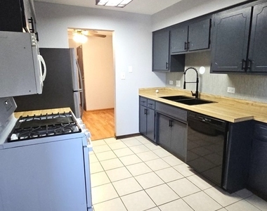 13615 Lamon Avenue - Photo Thumbnail 6