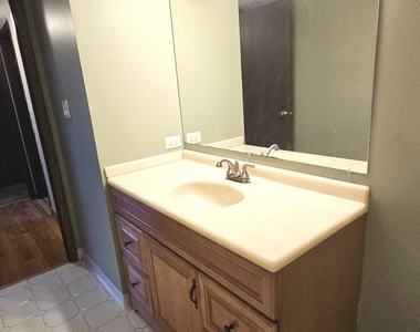 13615 Lamon Avenue - Photo Thumbnail 14