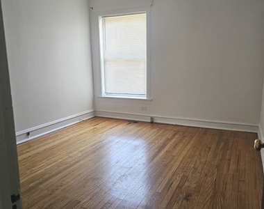 7014 S Crandon Avenue - Photo Thumbnail 5