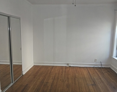 7014 S Crandon Avenue - Photo Thumbnail 3