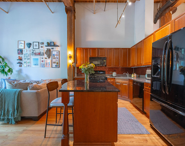 1330 W Monroe Street - Photo Thumbnail 3
