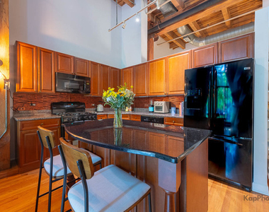 1330 W Monroe Street - Photo Thumbnail 2