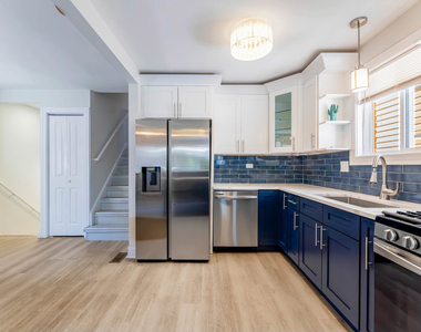 9154 S Luella Avenue - Photo Thumbnail 11