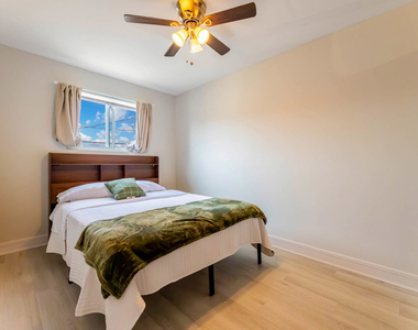 9154 S Luella Avenue - Photo Thumbnail 12
