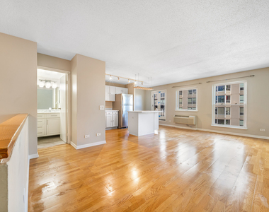711 W Gordon Terrace - Photo Thumbnail 3