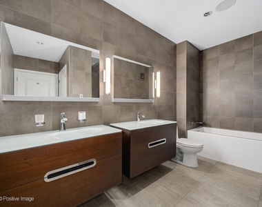 225 N Columbus Drive - Photo Thumbnail 15