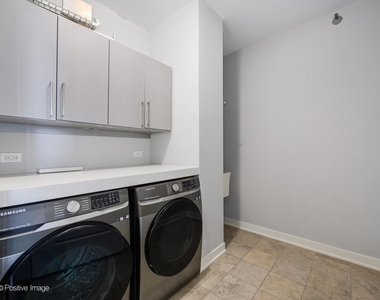 225 N Columbus Drive - Photo Thumbnail 21