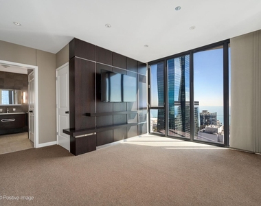 225 N Columbus Drive - Photo Thumbnail 14