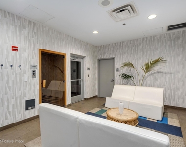 225 N Columbus Drive - Photo Thumbnail 36
