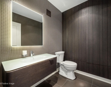 225 N Columbus Drive - Photo Thumbnail 20