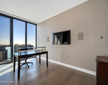 225 N Columbus Drive - Photo Thumbnail 18