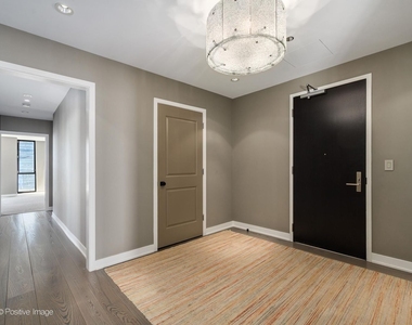 225 N Columbus Drive - Photo Thumbnail 1