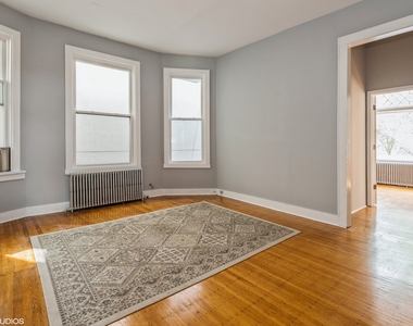 1633 Oak Avenue - Photo Thumbnail 2
